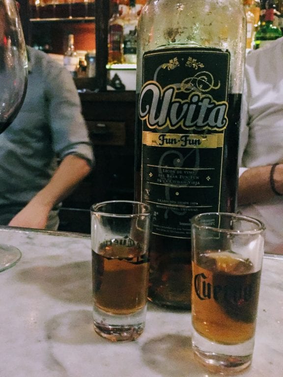 Bar Tabaré: licor Uvita Fun-Fun