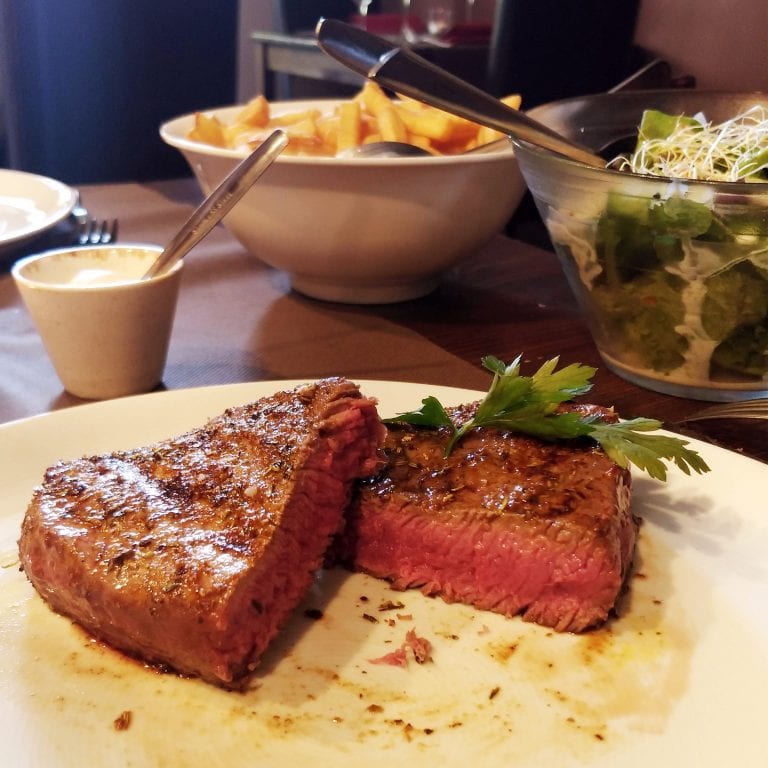 Carne macia e suculenta, servida no ponto ideal