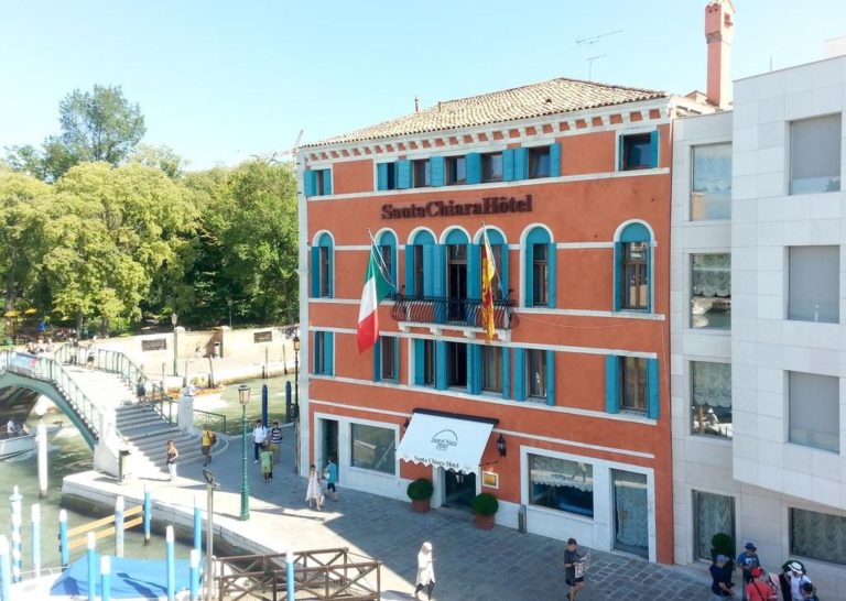 Fachada do Hotel Santa Chiara em Veneza