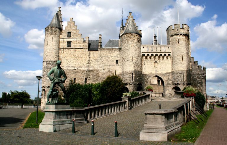 Het Steen: fortaleza medieval na Antuérpia