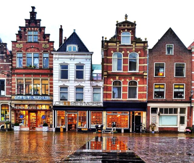 O que fazer na Holanda: 9 cidades para visitar em um roteiro pelos Países Baixos 5 O que fazer na Holanda: 9 cidades para visitar em um roteiro pelos Países Baixos - delft thumb