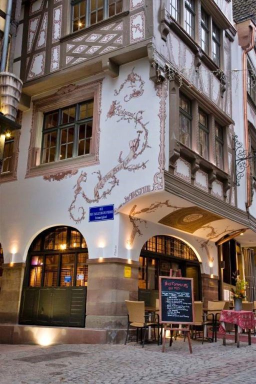 Le Tire-Bouchon: comida típica da Alsácia em um autêntico winstub de Estrasburgo 2 Fachada Le Tire-Bouchon