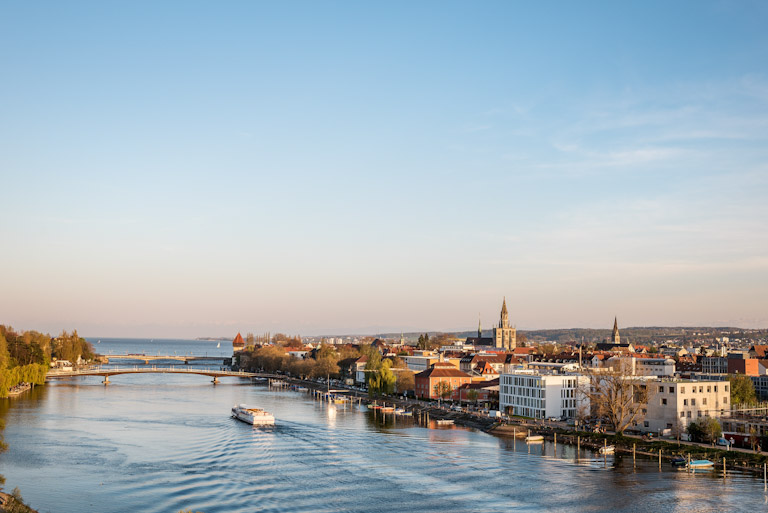 Konstanz - encontro do rio com o lago | Foto: Dagmar Schwelle - Turismo Konstanz