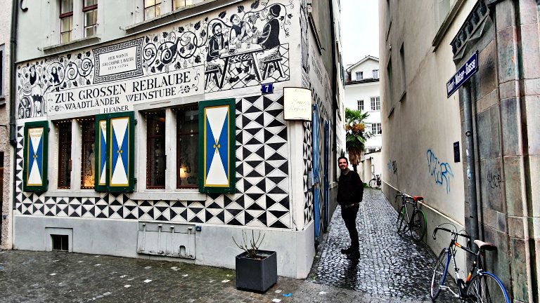 Fachada histórica do restaurante Kaiser's Reblaube | Onde comer em Zurique
