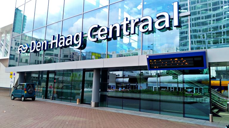 Den Haag Centraal - a estação de trem e de metrô de Haia