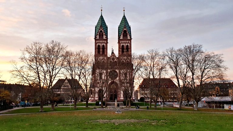 Igreja do Sagrado Coração (Katholieke Kirche Herz Jesus) | O que fazer em Freiburg