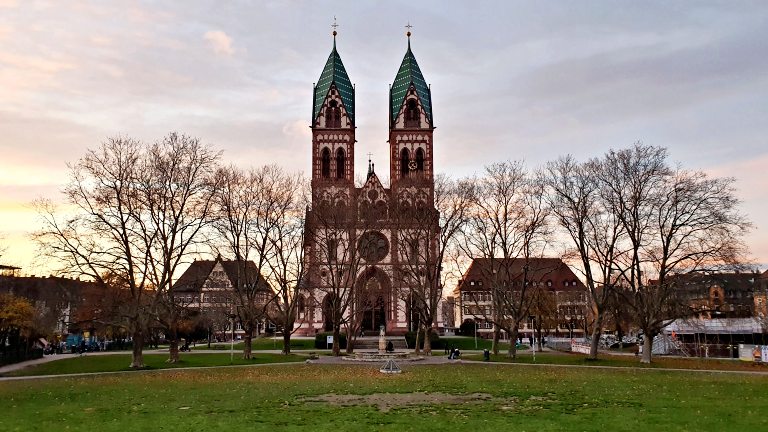 O que fazer em Freiburg, na Alemanha: roteiro de 1 dia no coração da Floresta Negra 5 Igreja do Sagrado Coração (Katholieke Kirche Herz Jesus) | O que fazer em Freiburg
