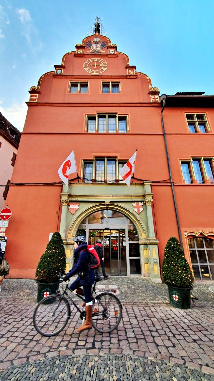 O que fazer em Freiburg, na Alemanha: roteiro de 1 dia no coração da Floresta Negra 10 Altes Rathaus ou Antiga Prefeitura | O que fazer em Freiburg