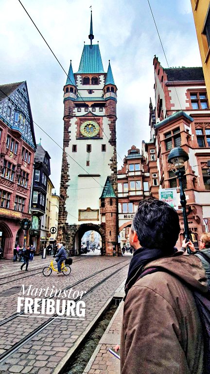 O que fazer em Freiburg, na Alemanha: roteiro de 1 dia no coração da Floresta Negra 37 Martinstor (Martin's Gate) | O que fazer em Freiburg