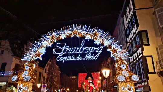 Mercado de Natal de Estrasburgo, a 'Capitale de Noël' da Alsácia, na França