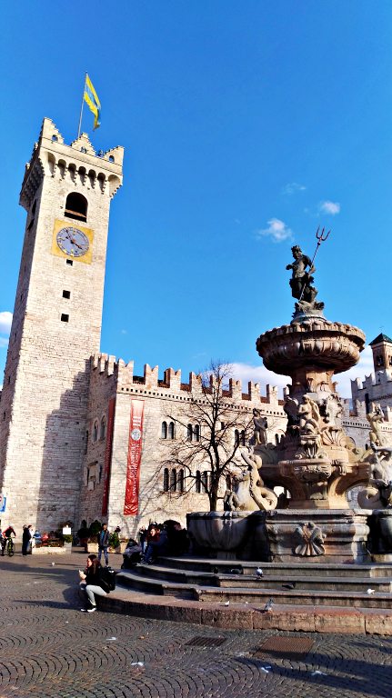 O que fazer em Trento: roteiro de 1 dia na cidade de melhor qualidade de vida da Itália 12 Piazza del Duomo | O que fazer em Trento
