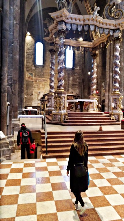 O que fazer em Trento: roteiro de 1 dia na cidade de melhor qualidade de vida da Itália 24 Interior da Catedral de Trento (Duomo di S. Vigilio) | O que fazer em Trento