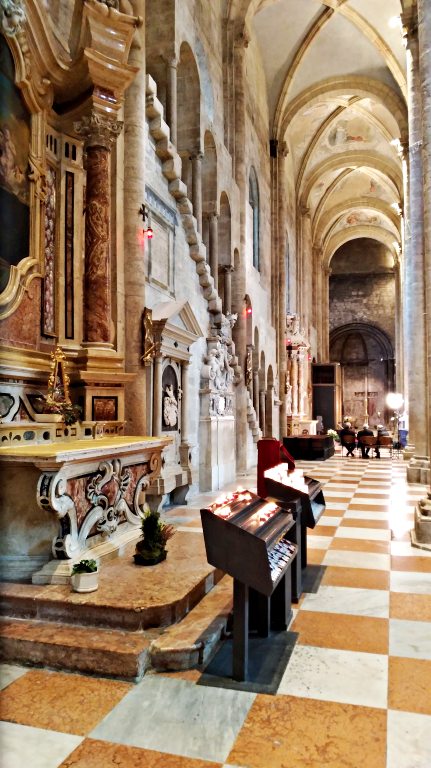 O que fazer em Trento: roteiro de 1 dia na cidade de melhor qualidade de vida da Itália 23 Interior da Catedral de Trento (Duomo di S. Vigilio) | O que fazer em Trento