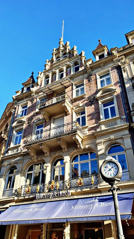 O que fazer em Baden-Baden: roteiro de 1 dia na cidade das águas termais na Alemanha 17 Arredores da Leopoldsplatz e Sophienstrasse no centro histórico | O que fazer em Baden-Baden