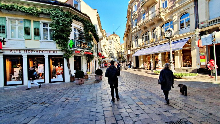 O que fazer em Baden-Baden: roteiro de 1 dia na cidade das águas termais na Alemanha 16 Arredores da Leopoldsplatz e Sophienstrasse no centro histórico | O que fazer em Baden-Baden