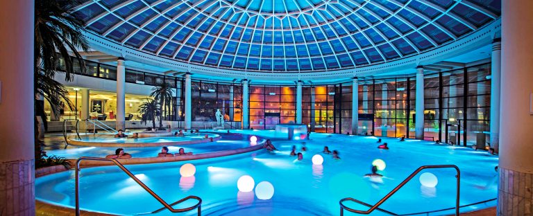 O que fazer em Baden-Baden: roteiro de 1 dia na cidade das águas termais na Alemanha 43 Caracalla Therme: SPA de águas termais | O que fazer em Baden-Baden