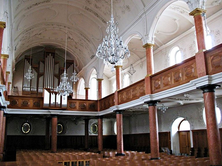 Interior da Kirche St. Peter | O que fazer em Zurique