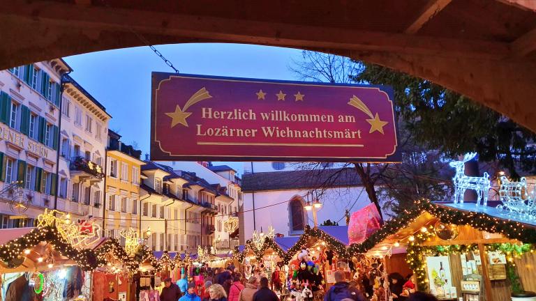Mercado de Natal de Lucerna na Franziskanerkirche - Igreja Franciscana