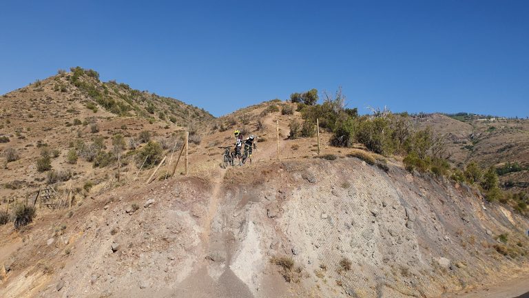Treino de Mountain Bike no Mirante de Los Tres Valles | Sunset Valle Nevado