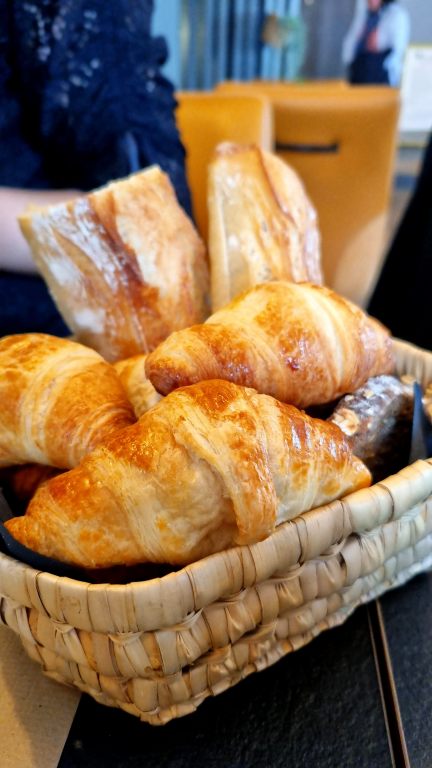 Onde ficar em Narbonne, na França: nossa experiência no charmoso Le C Boutique Hôtel 38 Onde ficar em Narbonne, na França: nossa experiência no charmoso Le C Boutique Hôtel - le c boutique hotel 20220409 094856