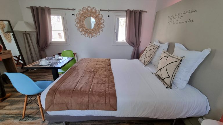 Onde ficar em Narbonne, na França: nossa experiência no charmoso Le C Boutique Hôtel 8 Onde ficar em Narbonne, na França: nossa experiência no charmoso Le C Boutique Hôtel - maison gustave20220408 161120