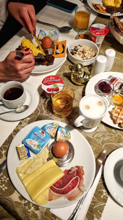 Onde ficar em Rüdesheim am Rhein, no vale do Reno: conheça o familiar e renovado Hotel Trapp 59 Café da manhã no Hotel Trapp | Onde ficar em Rüdesheim am Rhein