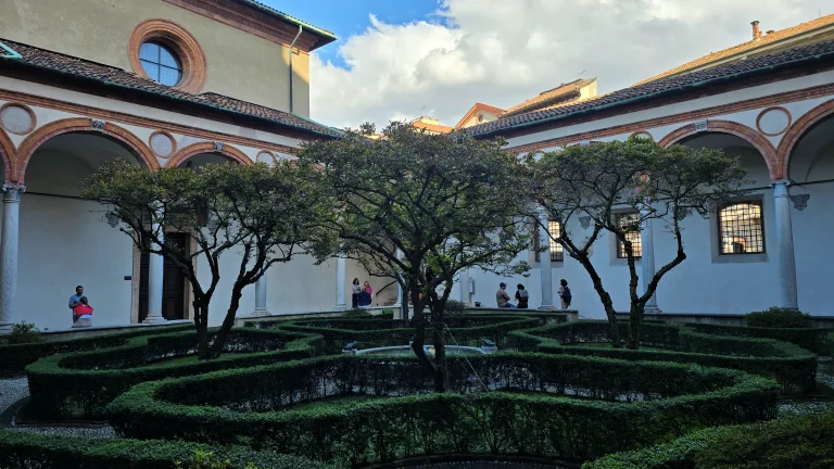 O que fazer em Milão: roteiro de 2 ou 3 dias na capital da moda da Itália 88 O que fazer em Milão: roteiro de 2 ou 3 dias na capital da moda da Itália - Santa Maria delle Grazie 20240927 154118
