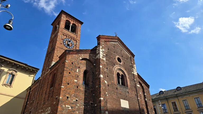 O que fazer em Milão: roteiro de 2 ou 3 dias na capital da moda da Itália 43 Cripta di San Sepolcro | O que fazer em Milão