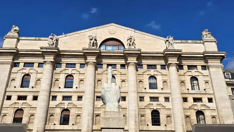 O que fazer em Milão: roteiro de 2 ou 3 dias na capital da moda da Itália 61 Borsa Italiana (Piazza degli Affari) | O que fazer em Milão