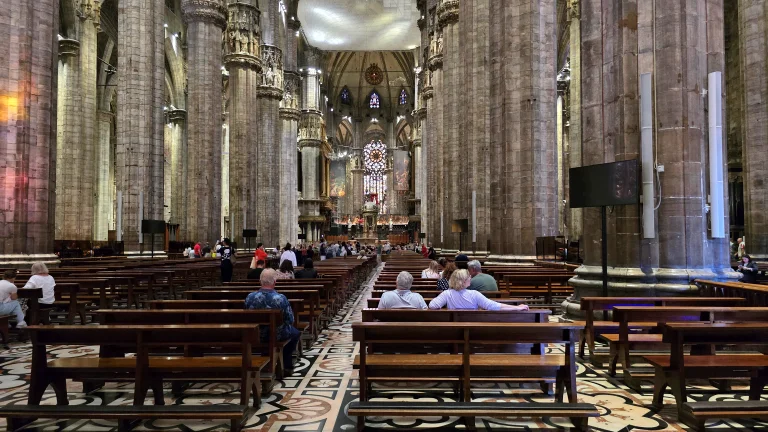 O que fazer em Milão: roteiro de 2 ou 3 dias na capital da moda da Itália 96 O que fazer em Milão: roteiro de 2 ou 3 dias na capital da moda da Itália - duomo interior 20240927 164546