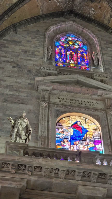 O que fazer em Milão: roteiro de 2 ou 3 dias na capital da moda da Itália 99 O que fazer em Milão: roteiro de 2 ou 3 dias na capital da moda da Itália - duomo interior 20240927 164557