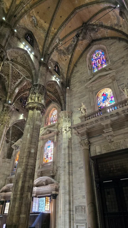 O que fazer em Milão: roteiro de 2 ou 3 dias na capital da moda da Itália 97 O que fazer em Milão: roteiro de 2 ou 3 dias na capital da moda da Itália - duomo interior 20240927 164704