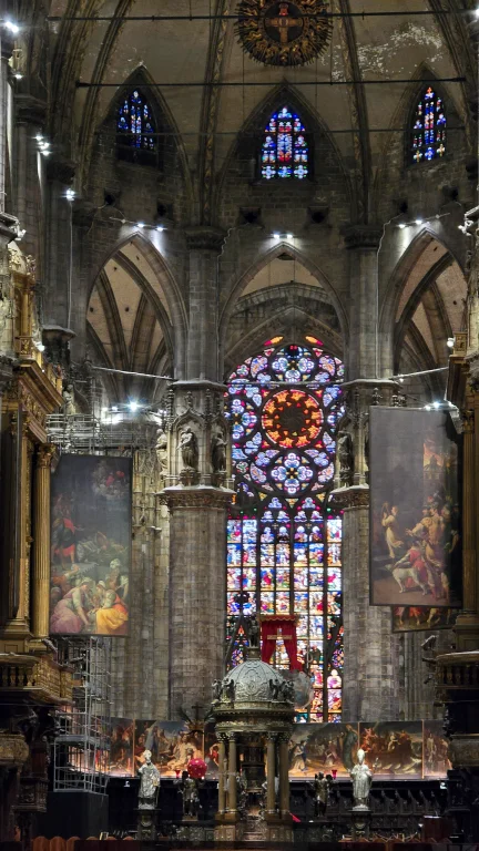 O que fazer em Milão: roteiro de 2 ou 3 dias na capital da moda da Itália 103 O que fazer em Milão: roteiro de 2 ou 3 dias na capital da moda da Itália - duomo interior 20240927 165557