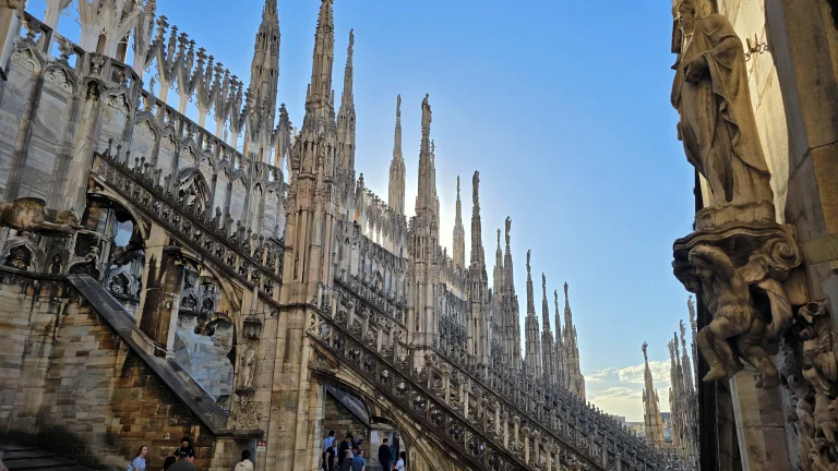 O que fazer em Milão: roteiro de 2 ou 3 dias na capital da moda da Itália 112 O que fazer em Milão: roteiro de 2 ou 3 dias na capital da moda da Itália - duomo interior 20240927 172447