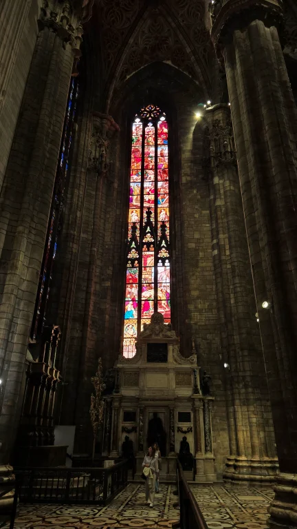 O que fazer em Milão: roteiro de 2 ou 3 dias na capital da moda da Itália 102 O que fazer em Milão: roteiro de 2 ou 3 dias na capital da moda da Itália - duomo interior 20240927 180230