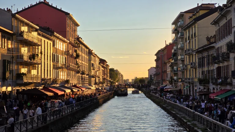 O que fazer em Milão: roteiro de 2 ou 3 dias na capital da moda da Itália 221 O que fazer em Milão: roteiro de 2 ou 3 dias na capital da moda da Itália - navigli 20240928 183659