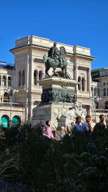 O que fazer em Milão: roteiro de 2 ou 3 dias na capital da moda da Itália 11 Piazza del Duomo | O que fazer em Milão