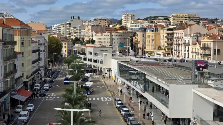 O que fazer na Côte D'Azur: roteiro de 4 dias por 6 cidades da Riviera Francesa 248 Estação de trem em Cannes | O que fazer em Cannes