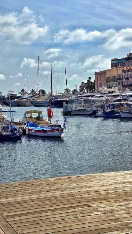 O que fazer na Côte D'Azur: roteiro de 4 dias por 6 cidades da Riviera Francesa 263 O que fazer na Côte D'Azur: roteiro de 4 dias por 6 cidades da Riviera Francesa - Cannes 20241015 145244 01