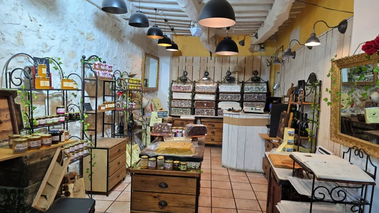 O que fazer na Côte D'Azur: roteiro de 4 dias por 6 cidades da Riviera Francesa 245 O que fazer na Côte D'Azur: roteiro de 4 dias por 6 cidades da Riviera Francesa - Saint Paul de Vence 20241003 175042