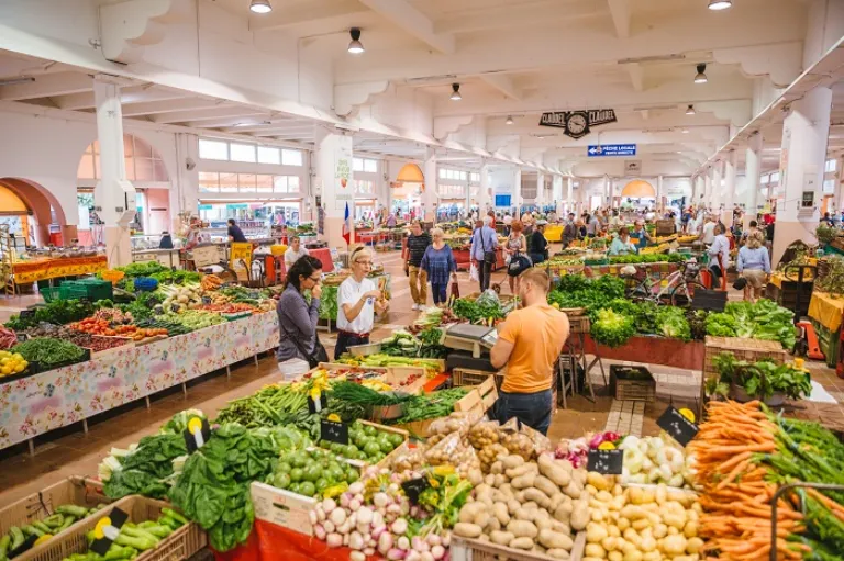 O que fazer na Côte D'Azur: roteiro de 4 dias por 6 cidades da Riviera Francesa 259 Marché Forville em Cannes| O que fazer em Cannes